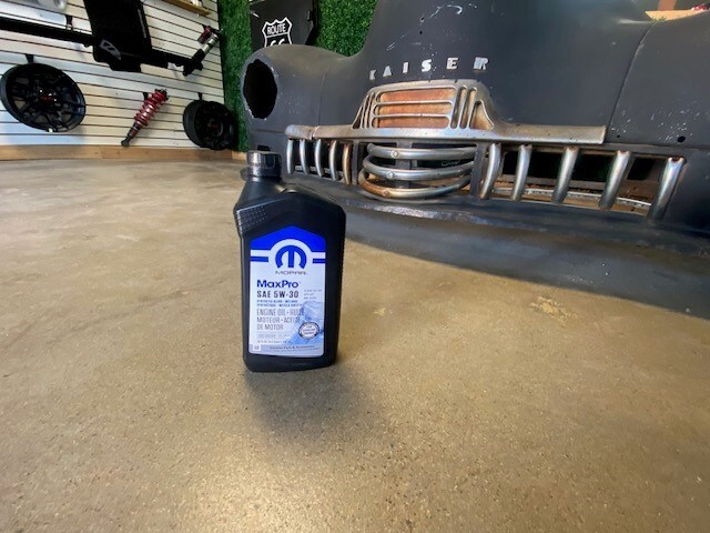 (1) Chrysler Dodge Jeep Ram One Quart SAE 5W-30 Maxpro Motor Oil New Mopar OEM
