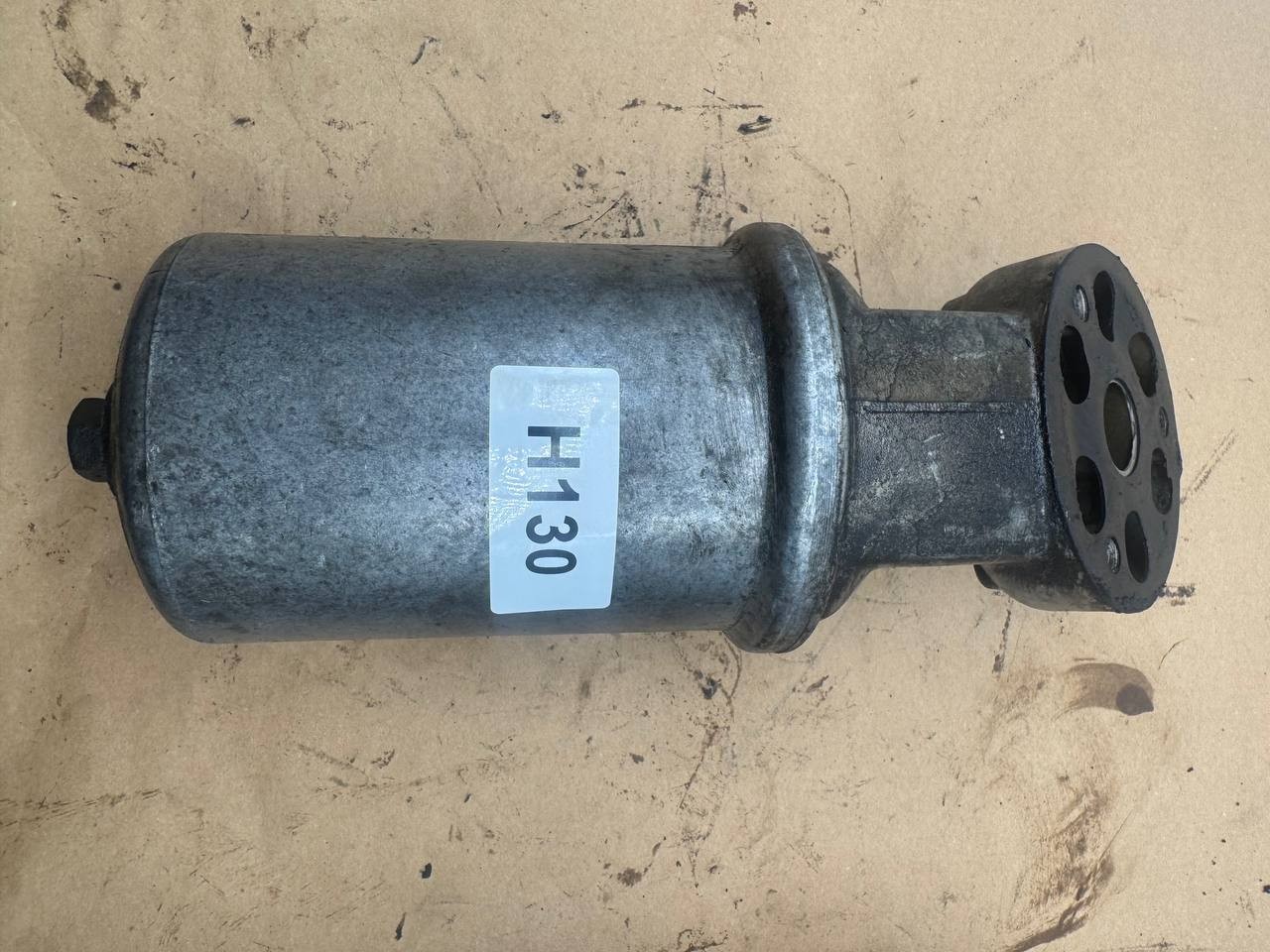 Mercedes Benz C107 R107 Oil Filter Housing 1161840309 H130