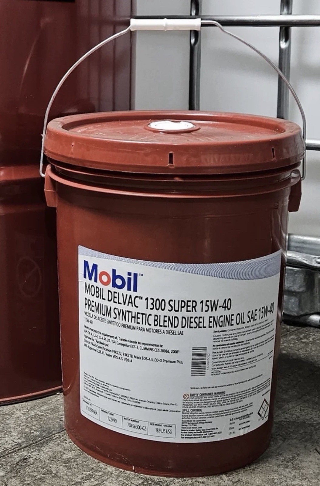 Mobil Delvac 1300 Super Heavy Duty Synthetic Blend Diesel Engine Oil 15W-40 5Gal