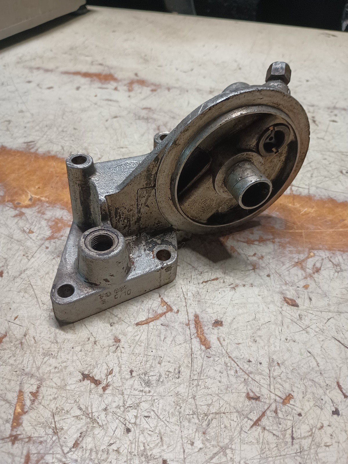 Mercedes Benz W116 W123 W107 R107 SLC Sl M110 Oil Filter Housing 1101800110
