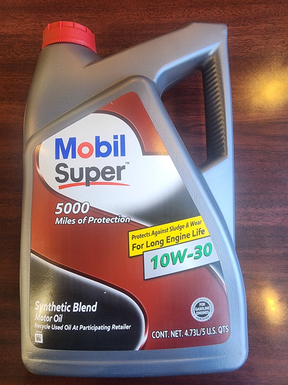 Mobil Super Synthetic Blend 10W-30 Pretecs against sludge and wear.
