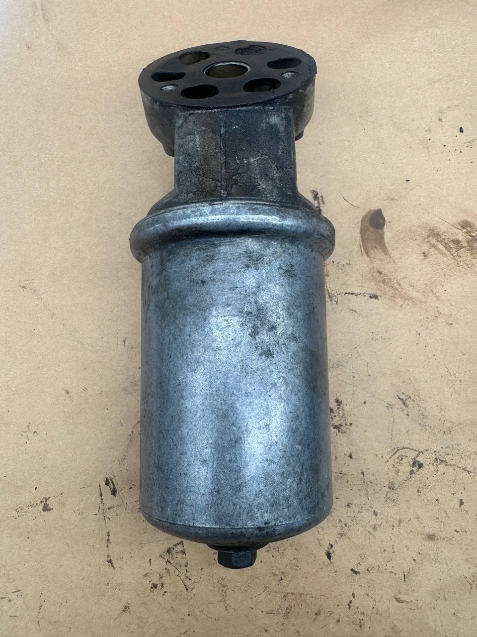 Mercedes Benz C107 R107 Oil Filter Housing 1161840309 H130