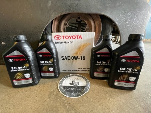 (4) Genuine Toyota / Lexus 0w16 Motor Oil Quarts
