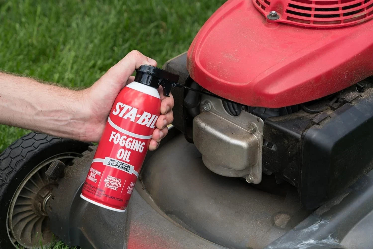 (22001) Fogging Oil – Stops Corrosion In Stored Engines – Lubricates And